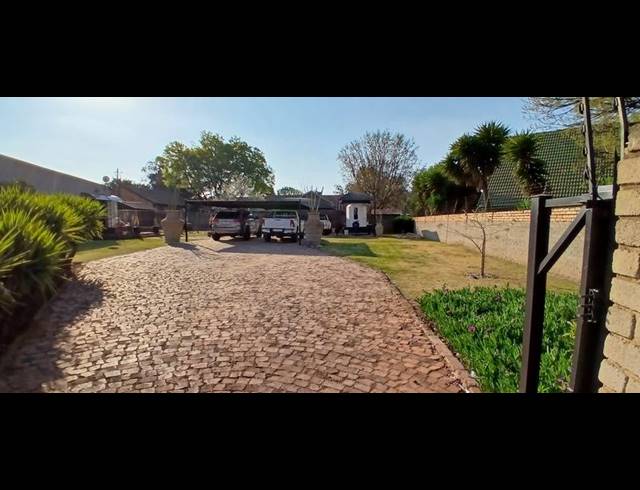 2 BEDROOM PROPERTY TO RENT IN ELOFF